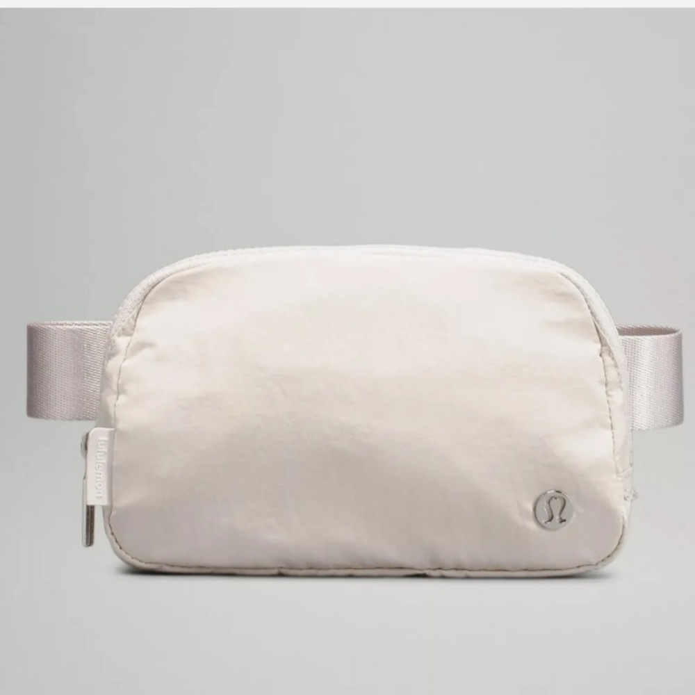 NWT SOLD OUT, IN-HAND! Lululemon WHITE OPAL EXTENDED Everywhere Belt Bag EBB